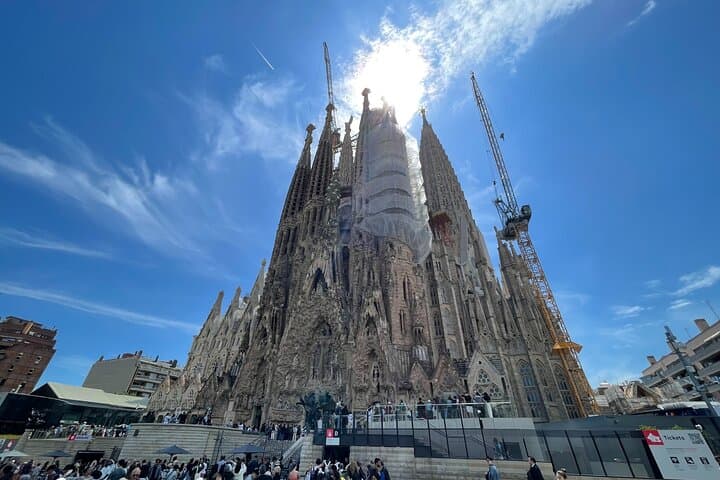 Geführte Tour durch die Sagrada Família mit optionalem Upgrade zu den Gaudí-Türmen — Foto 2