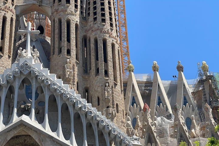 Sagrada Familia Skip-the-Line Tour & Optional Towers Access — Foto 5