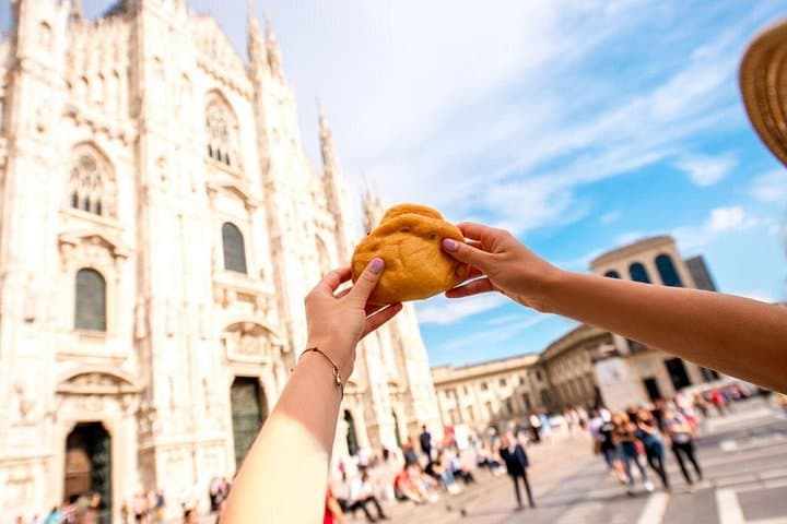 Street Food Tour in Brera mit Verkostungen in Mailand