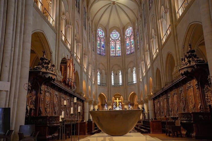 Kleingruppenführung durch das Innere und Äußere der Notre Dame — Foto 3