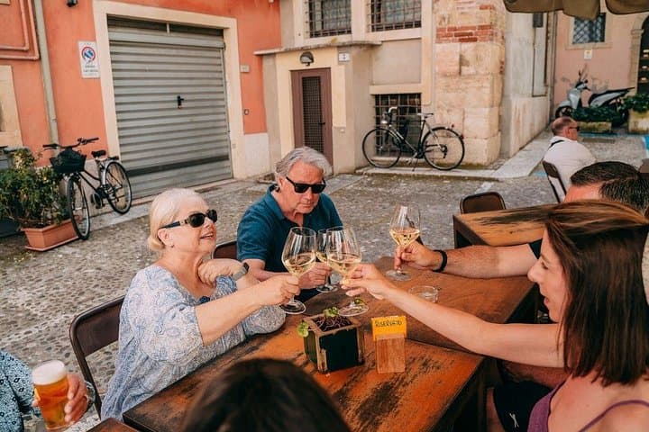 Verona Tutto in uno: Tour Gastronomico a Piedi, Pranzo & Vino — foto 3