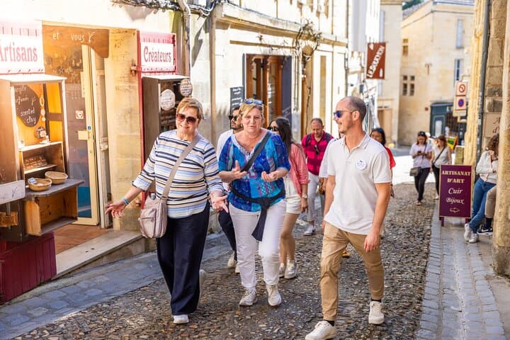 Tour pomeridiano a Saint-Émilion - 2 Grand cru e aperitivo francese — foto 1
