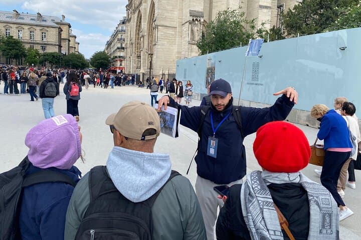 Geführte Tour durch die Kathedrale Notre-Dame mit Zugang — Foto 3