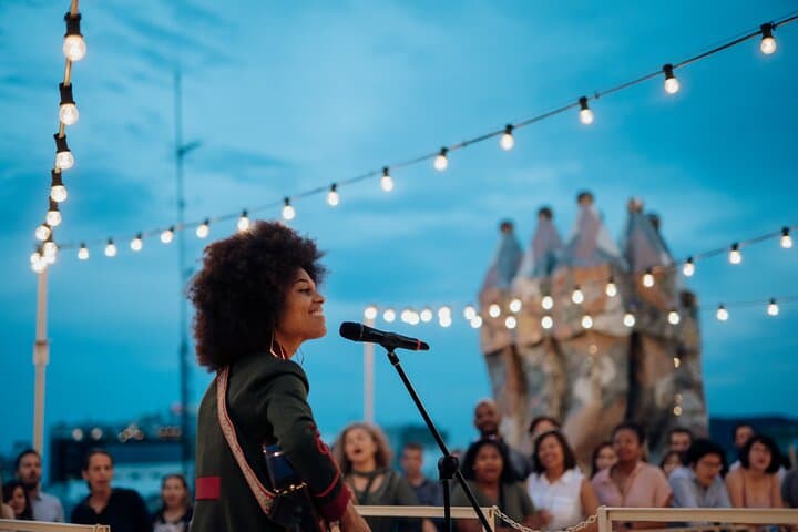 Notti Magiche a Casa Batlló: Visita, Drink e Concerto sul Tetto — foto 4