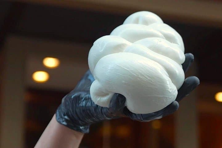 Mozzarella-Käseherstellung in Florenz — Foto 3