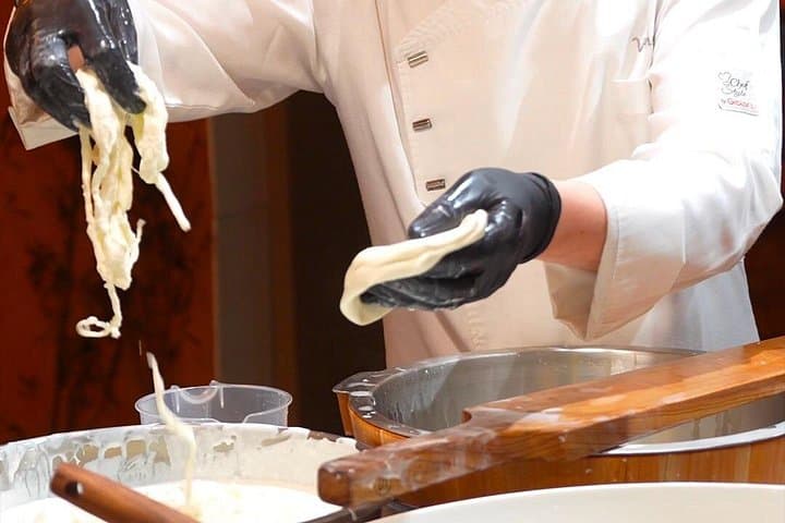 Mozzarella-Käseherstellung in Florenz