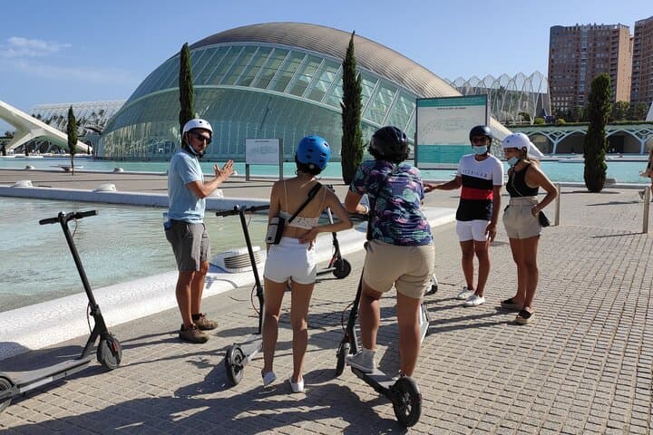 Parcourez Valence en Trottinette Électrique — photo 4