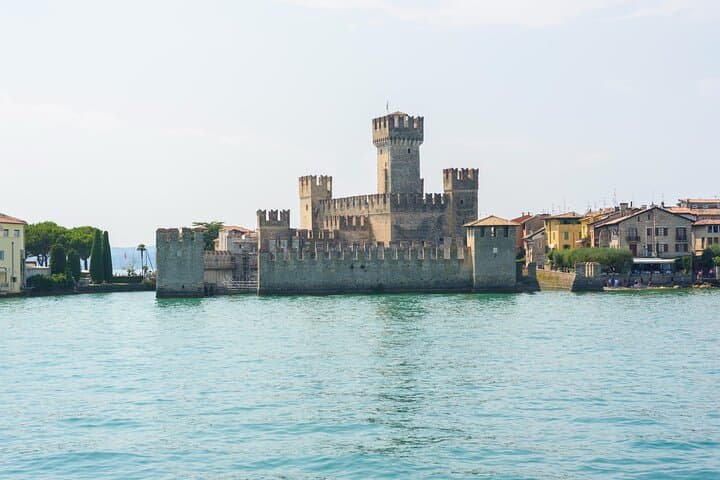 Tour in barca sulla costa est verso Sirmione da Peschiera — foto 5