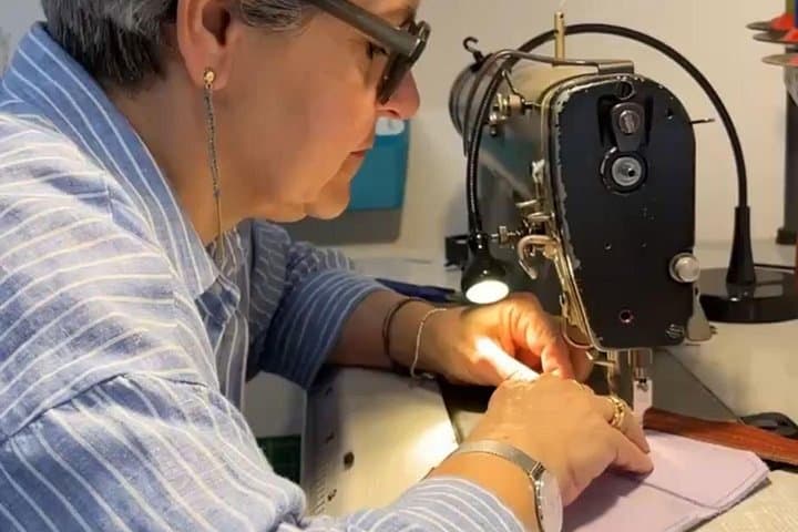 Lederhandwerkskurs - Gestalte deine eigene Mini-Geldbörse in Verona — Foto 1