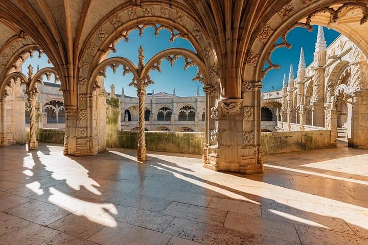 Privater Transfer von Sevilla nach Lissabon, 2 Stunden für Sightseeing — Foto 3