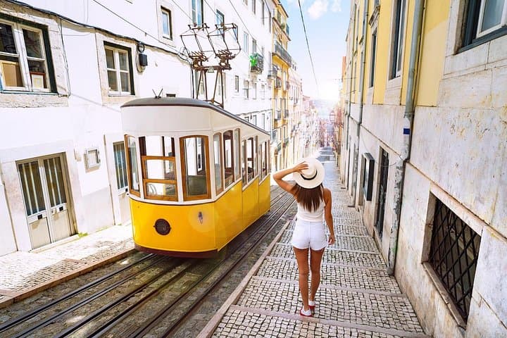 Privater Transfer von Sevilla nach Lissabon, 2 Stunden für Sightseeing