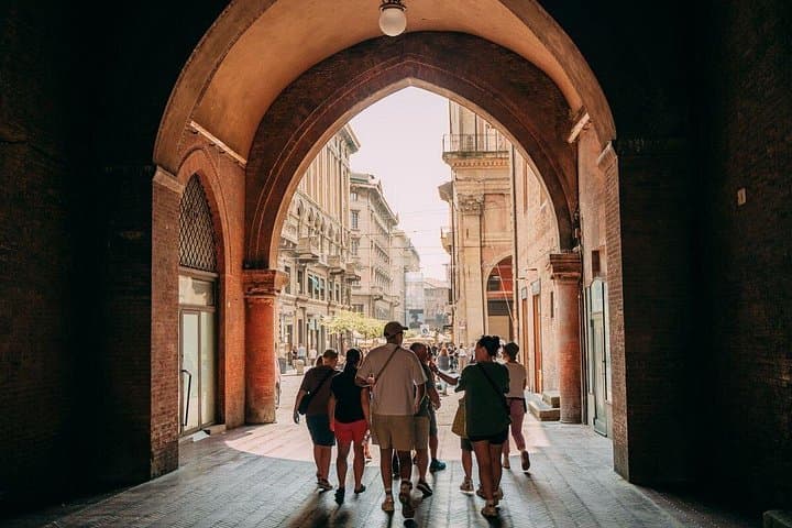 Bologna Stadtführung mit Aussicht von den Türmen und Archiginnasio — Foto 2