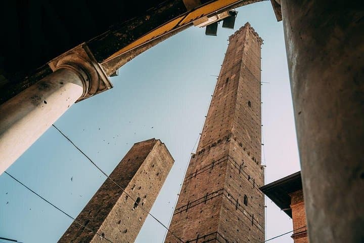 Bologna Stadtführung mit Aussicht von den Türmen und Archiginnasio — Foto 4