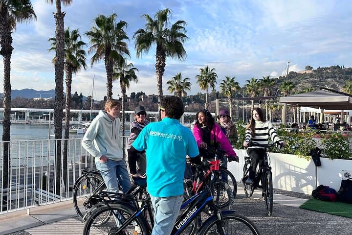 Visite guidée en vélo électrique à Malaga — photo 4