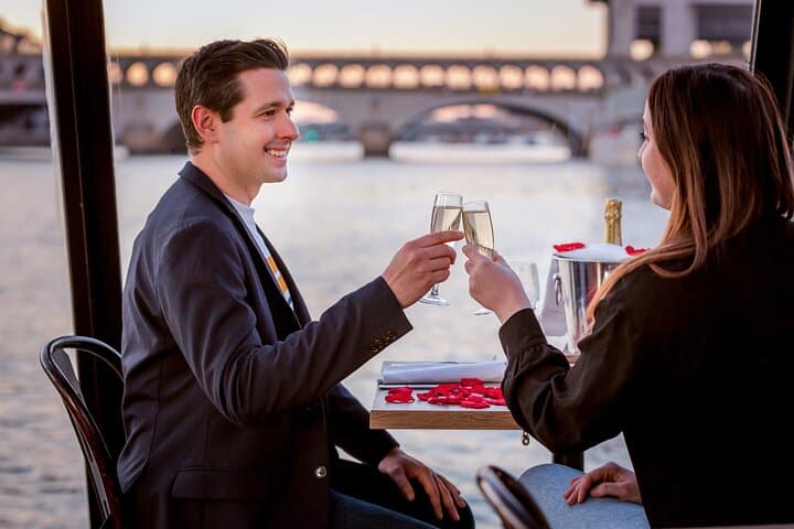Crucero con cena por el río Sena en París — foto 2