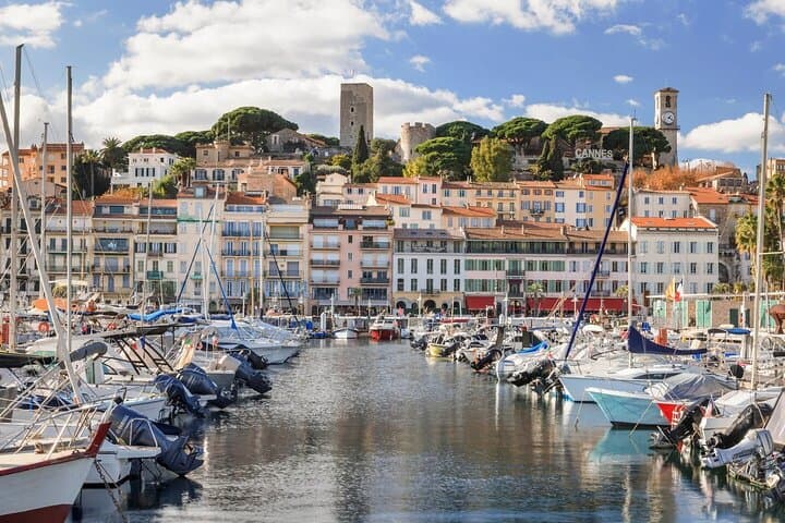 Visite de Saint Paul de Vence, Antibes et Cannes en Renault E-Tech