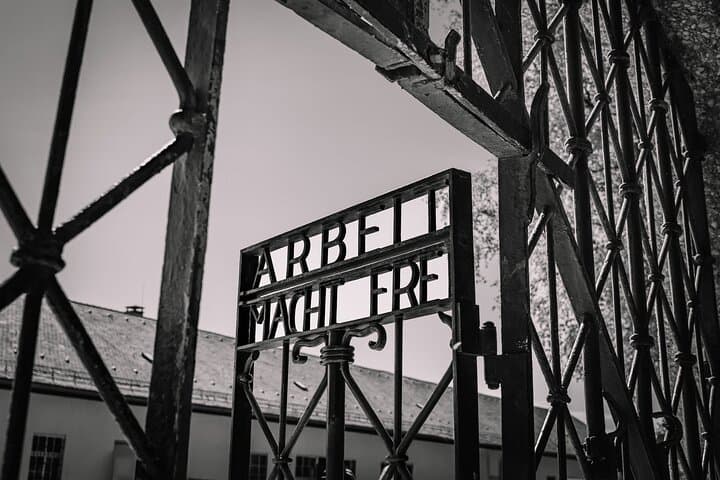 Excursión al Sitio Conmemorativo del Campo de Concentración de Dachau desde Múnich en Tren — foto 2