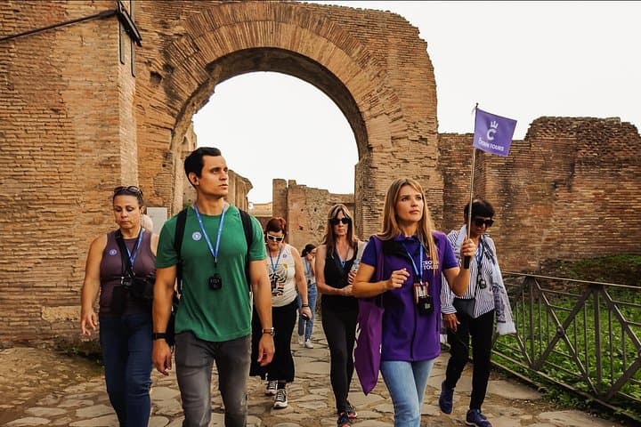 Colosseum Arena Floor, Roman Forum & Palatine Hill Tour — Foto 5
