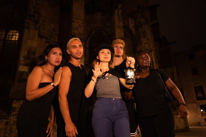 Tour dei Fantasmi di Barcellona: Leggende del Quartiere Gotico e Storia Oscura