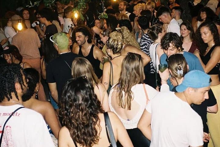 Cloud 9 Crawl: Alta Vita Incontra Vita Notturna — foto 5