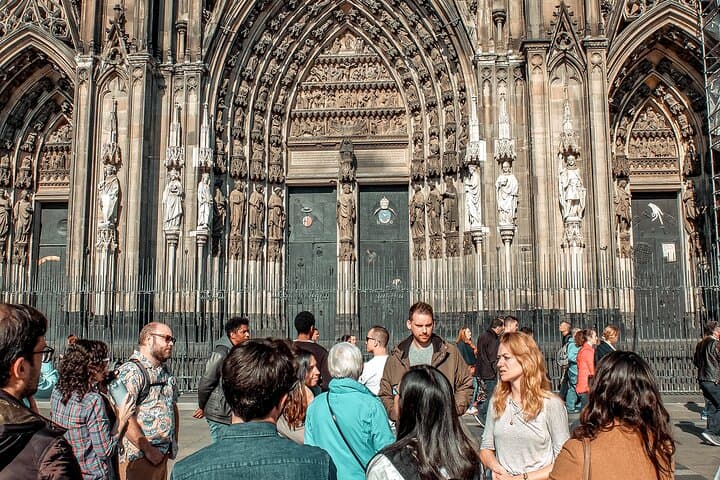 Tour dei Punti Salienti, Storie e Atmosfera Locale di Colonia — foto 2