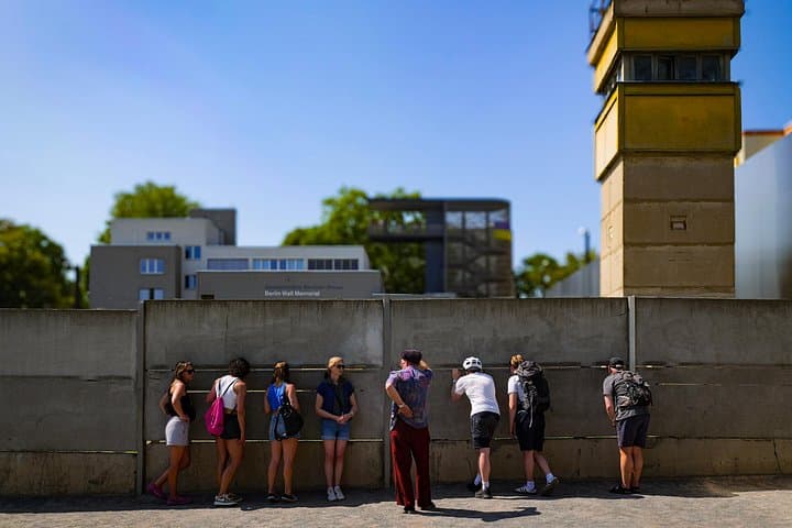 Berlin : Visite guidée à vélo du Mur de Berlin et du Troisième Reich — photo 5