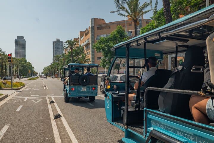 Tour Privado Esencial en Tuk-Tuk por Barcelona