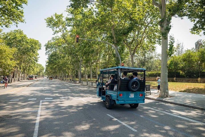 Tour Privado en Tuk-Tuk Eléctrico Panorámico por Barcelona — foto 5