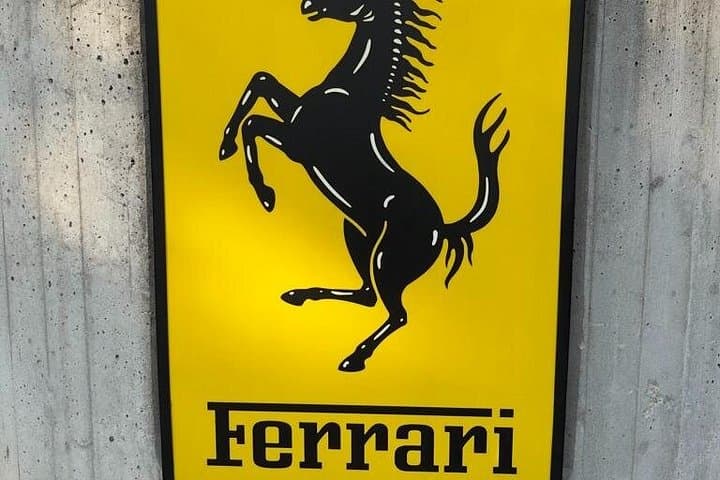 Tour de Supercoches con Museos de Ferrari y Lamborghini