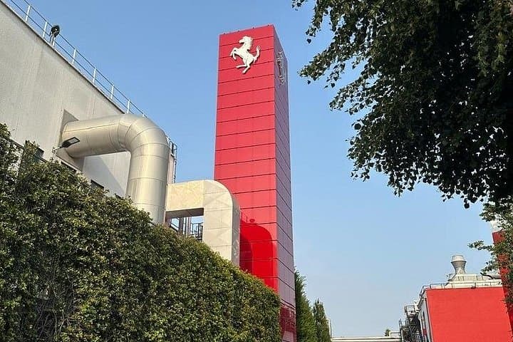 Tour de Supercoches con Museos de Ferrari y Lamborghini — foto 2