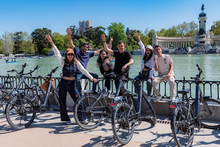 Tour in Bicicletta Autoguidato al Parco del Retiro — foto 3