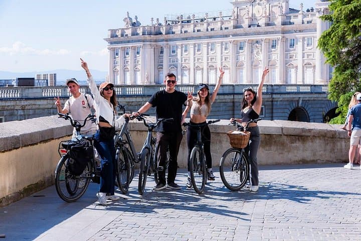 Recorrido en bicicleta por los puntos destacados de Madrid — foto 2