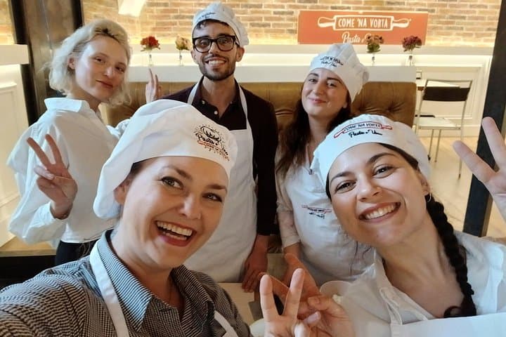 Pasta- und Tiramisu-Kochkurs bei Come Na Vorta Navigli Mailand