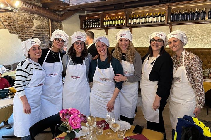 Pasta- und Tiramisu-Kochkurs bei Come Na Vorta Navigli Mailand — Foto 5