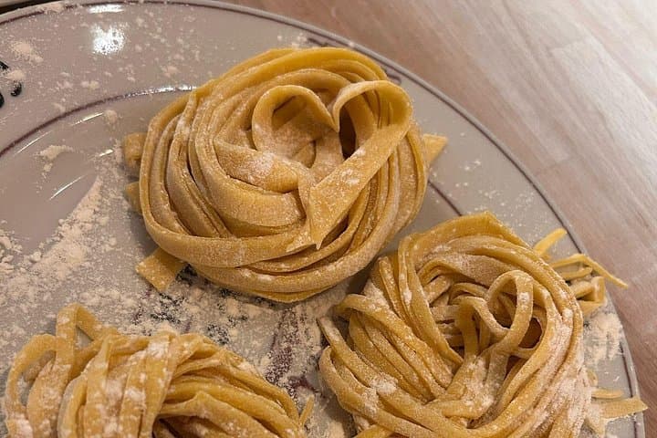 Pasta- und Tiramisu-Kochkurs bei Come Na Vorta Navigli Mailand — Foto 4