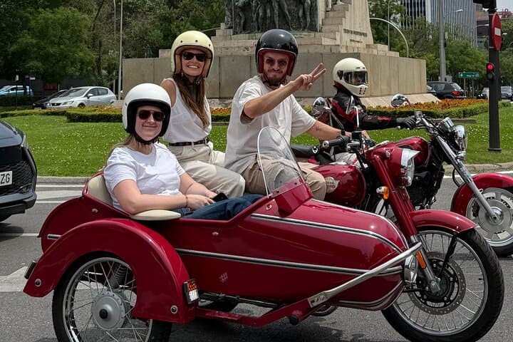 Madrid Highlights: Private Vintage Sidecar Tour (1 Stunde) — Foto 3