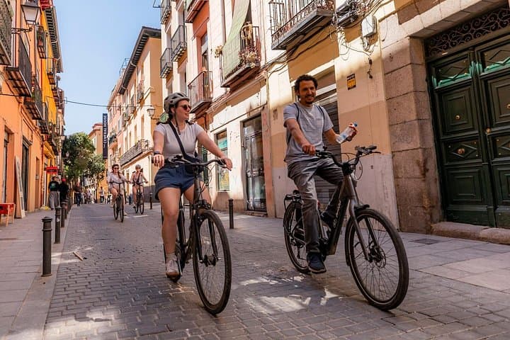 Recorrido en bicicleta por los puntos destacados de Madrid — foto 5