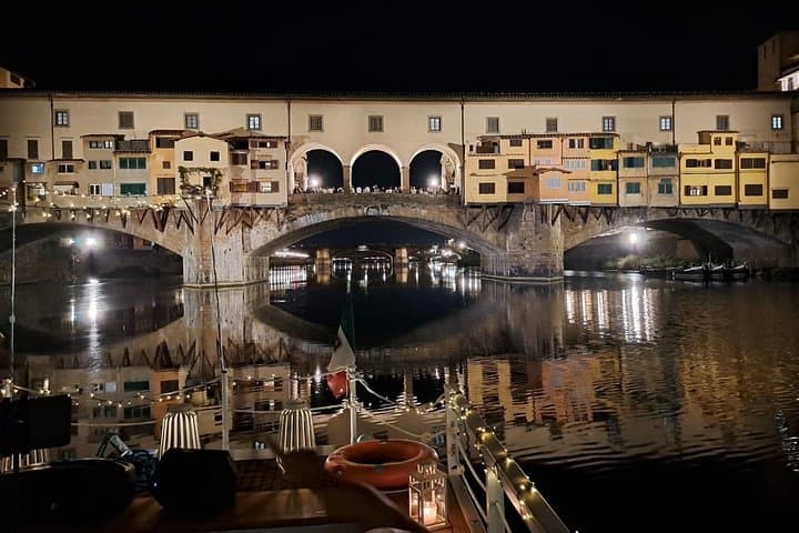 Crucero por el río Arno en Florencia — foto 4