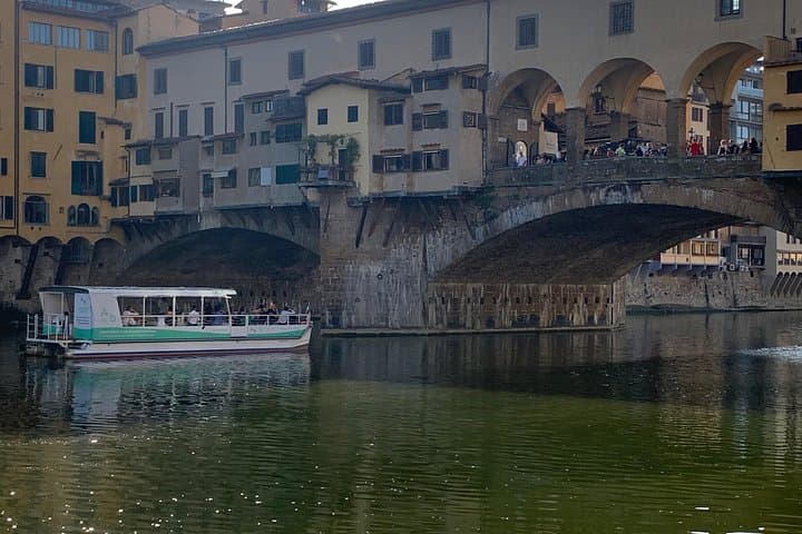 Crucero por el río Arno en Florencia — foto 2