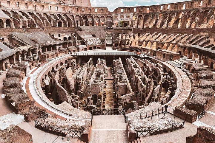 Visite guidée du sol de l'arène du Colisée et de la porte de la mort des gladiateurs