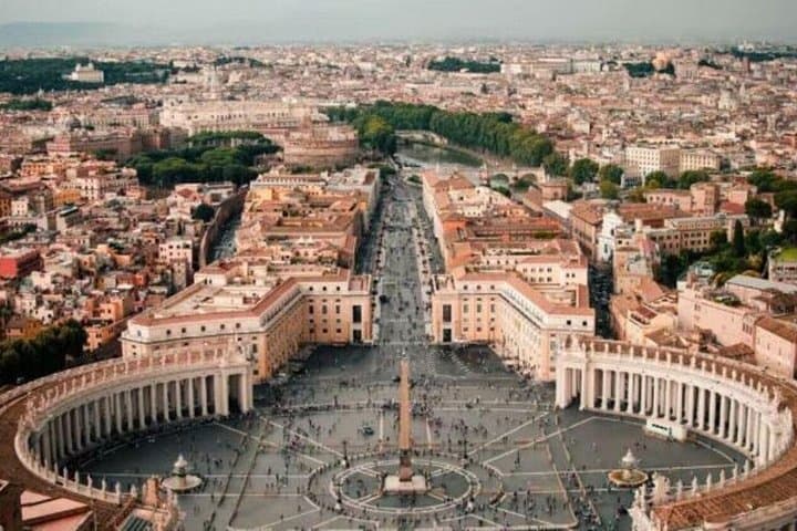 Visite guidée de la basilique Saint-Pierre et des grottes vaticanes à Rome — photo 5