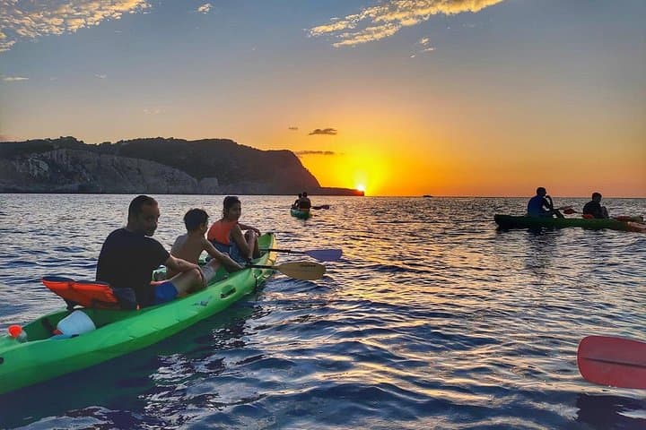 Aventura Privada de Kayak al Atardecer en Ibiza — foto 3