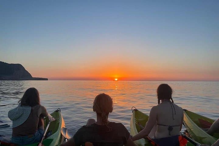 Aventura Privada de Kayak al Atardecer en Ibiza — foto 2