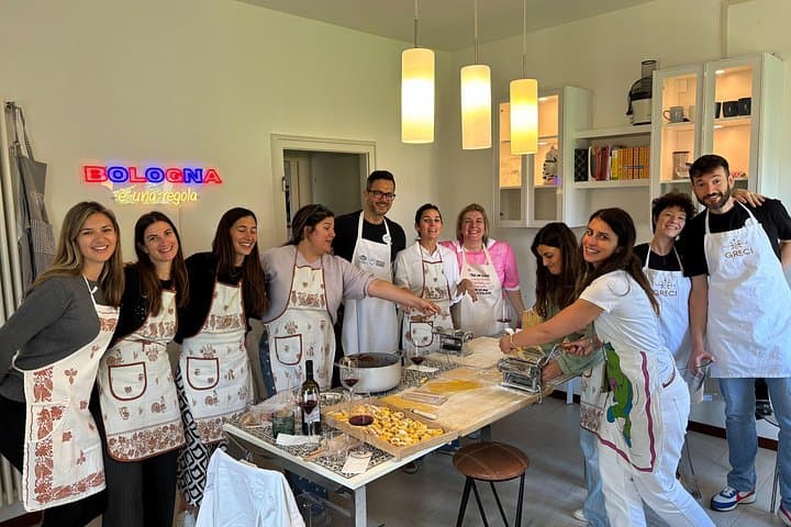 Cours de fabrication de pâtes avec tiramisu et dégustation de vin à volonté — photo 2