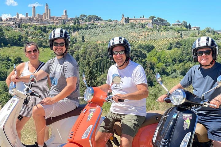 Da San Gimignano: Tour in Vespa della Toscana, Pranzo e Degustazione di Vini — foto 2