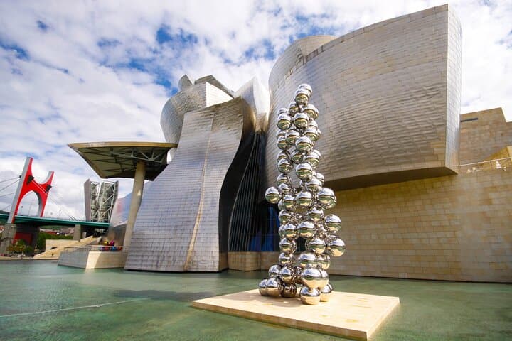 Tour Privado del Centro Histórico y Museo Guggenheim con Entradas — foto 3