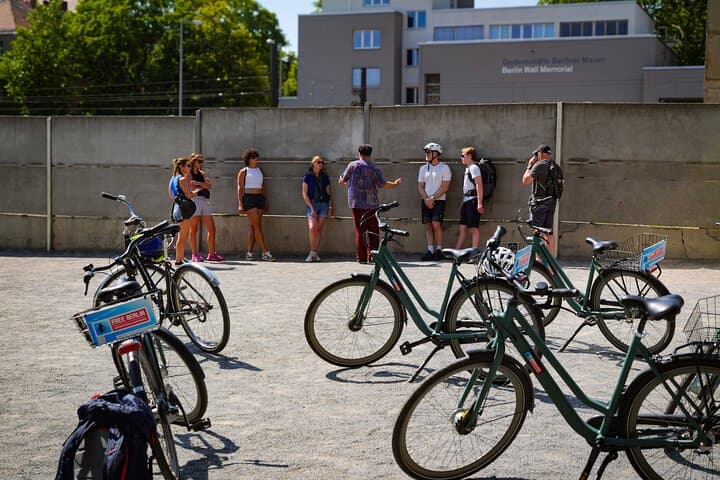 Berlin : Visite guidée à vélo du Mur de Berlin et du Troisième Reich