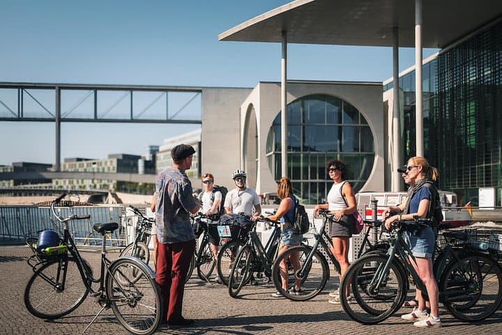 Berlín: Tour Privado Guiado en Bicicleta — foto 3