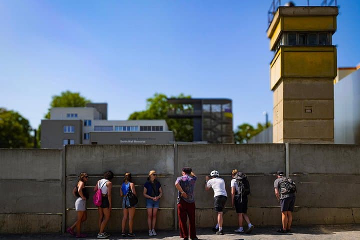 Tour in Bicicletta Privato del Muro di Berlino e del Terzo Reich — foto 5