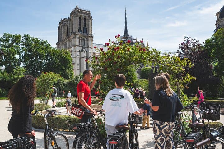 Il meglio di Parigi: Tour guidato in e-bike per piccoli gruppi
